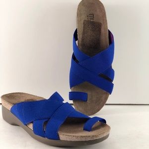 Munro Women's Aries - Blue Fabric